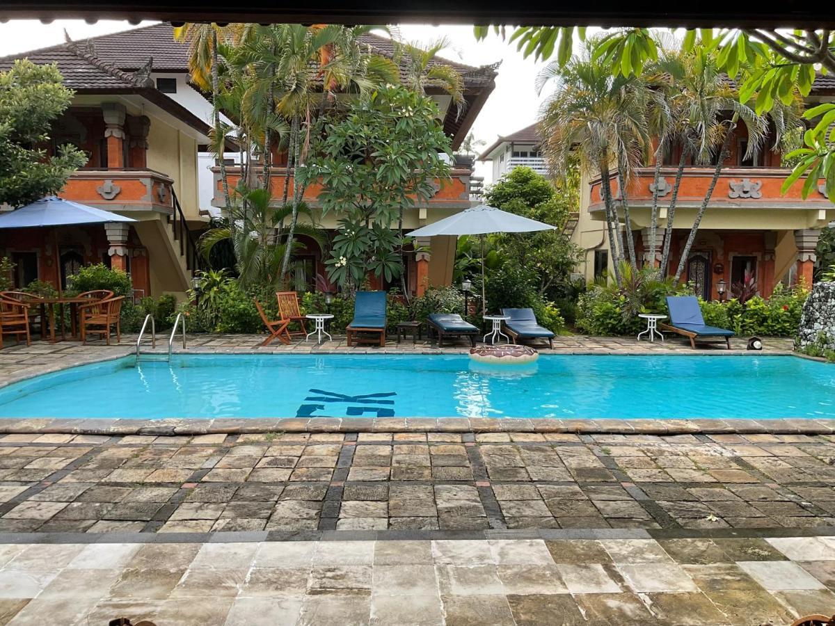 Hotel Grand Kumala Bali Легиан Экстерьер фото